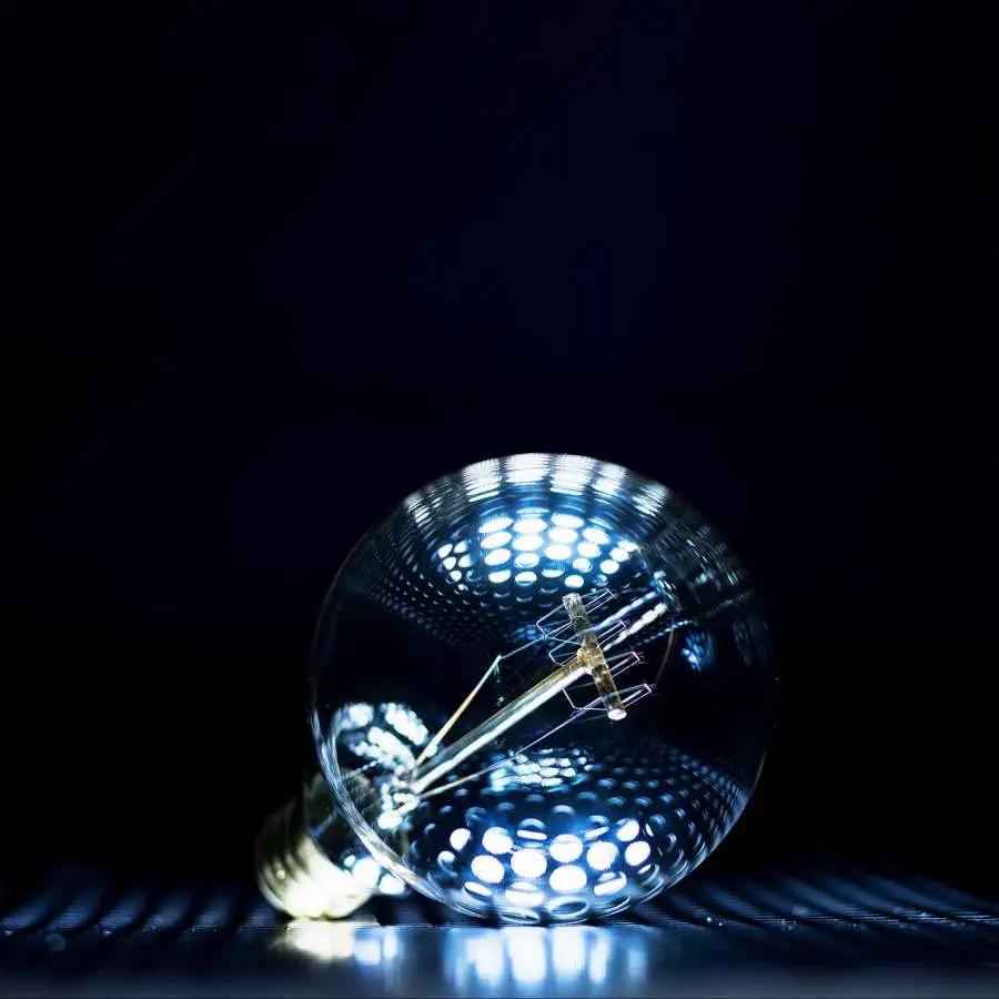 Esercitazione sul set dei bicchieri: controluce e riflessi
