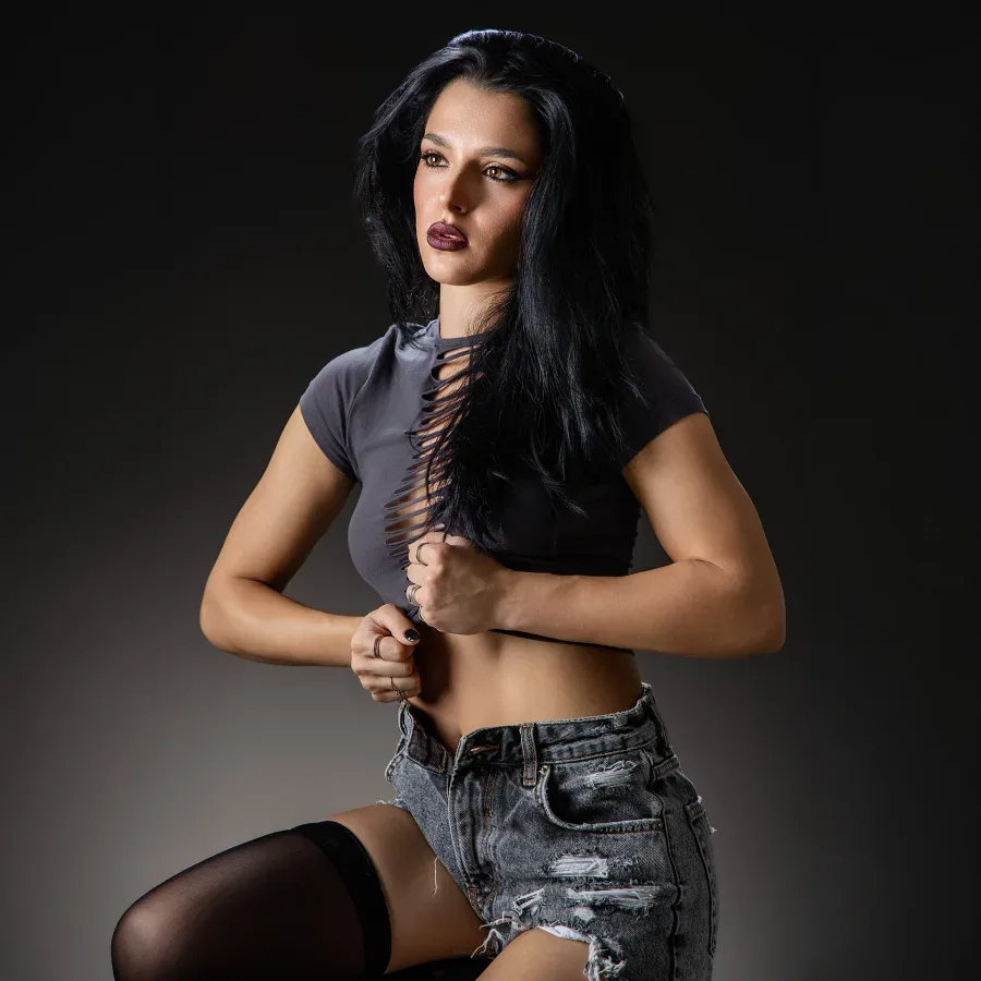 ritratto glamour shorts jeans studio milano